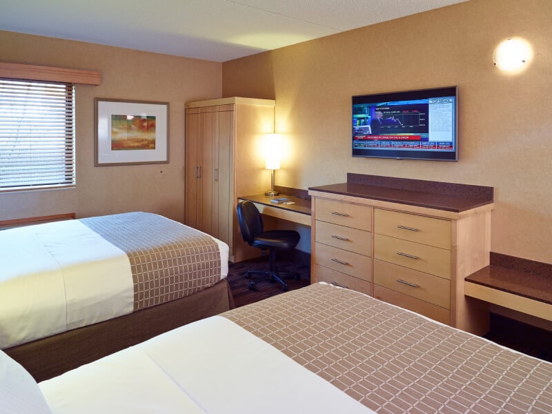2 Queens Premium Accessible Non-Smoking Room at LivINN Hotel, Sharonville