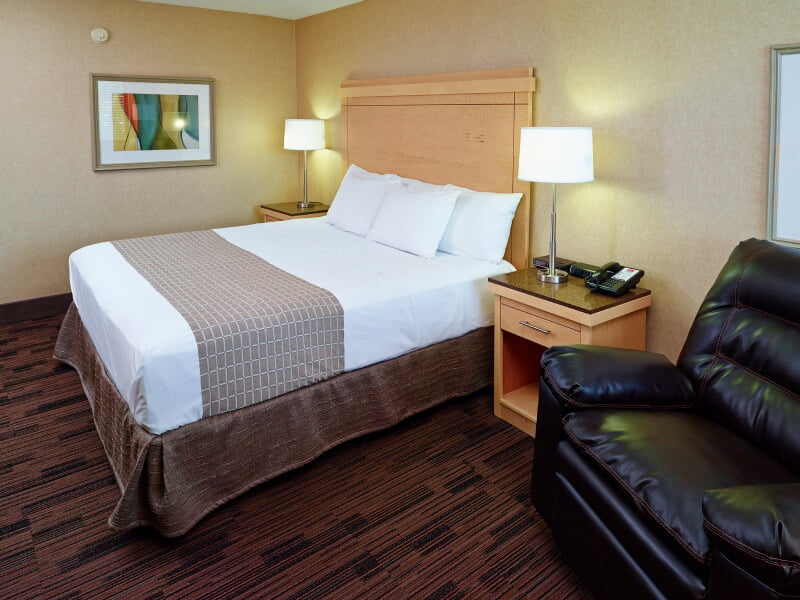 King Premium Non-Smoking Room at LivINN Hotel, Sharonville