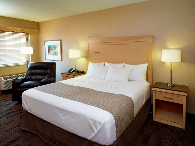 King Studio Non-Smoking Room at LivINN Hotel, Sharonville