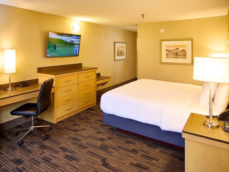 King Premium Non-Smoking Room at LivINN Hotel, Sharonville
